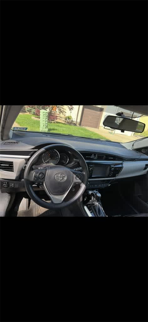 Thumbnail: 2015 Toyota Corolla - 38