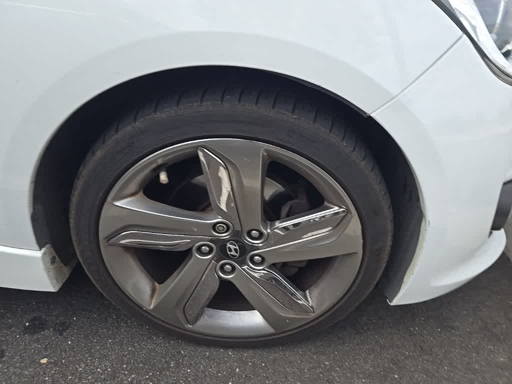 Thumbnail: 2013 Hyundai Veloster - 4