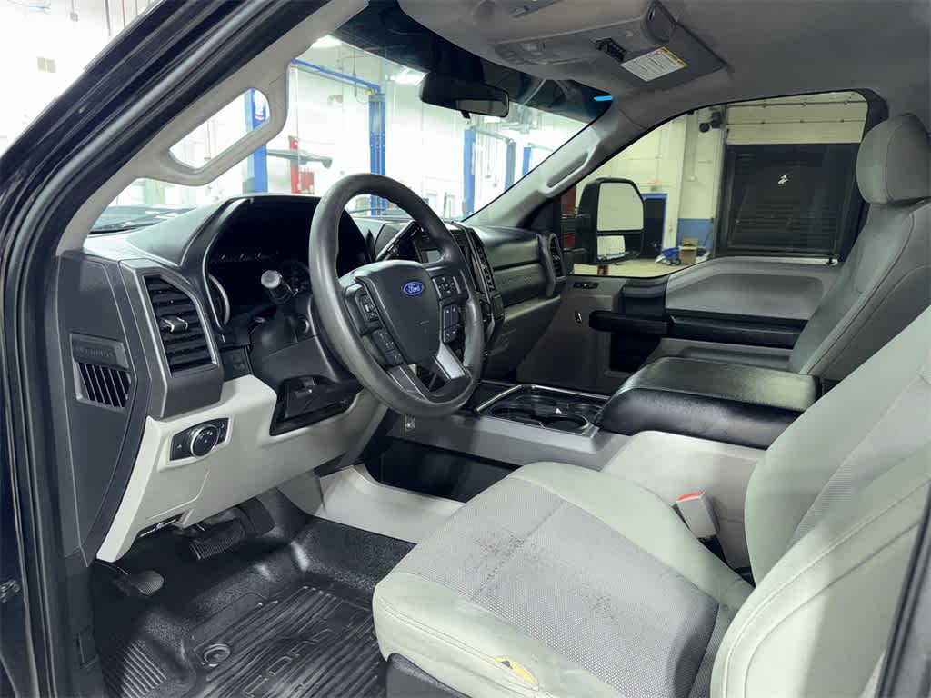 Thumbnail: 2019 Ford F-350 - 26