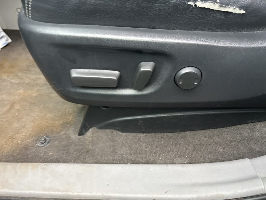 Thumbnail: 2014 Toyota Sienna - 15