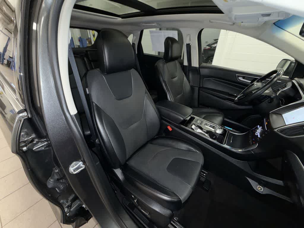 Thumbnail: 2019 Ford Edge - 16