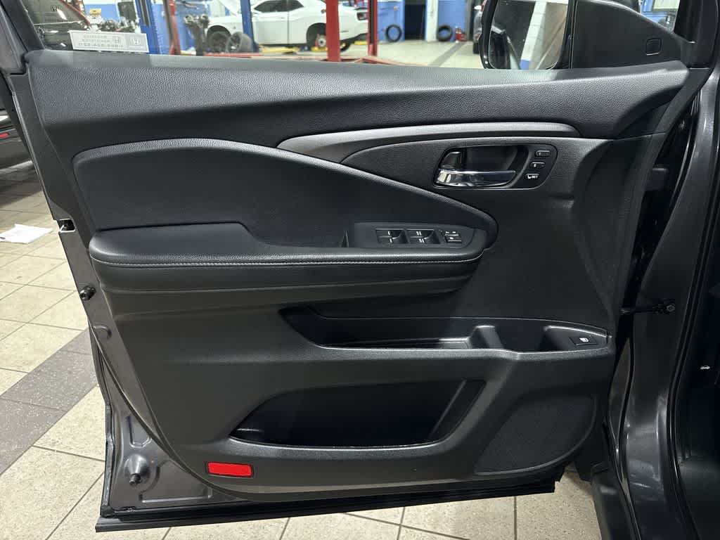 Thumbnail: 2023 Honda Ridgeline - 31