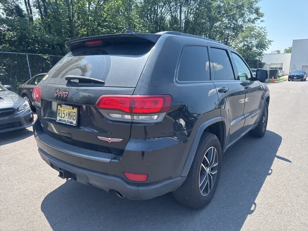 Thumbnail: 2017 Jeep Grand Cherokee - 4