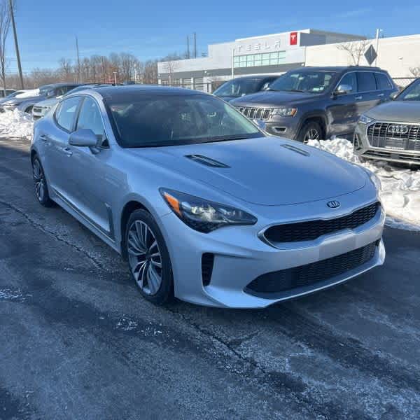 Thumbnail: 2018 Kia Stinger - 6