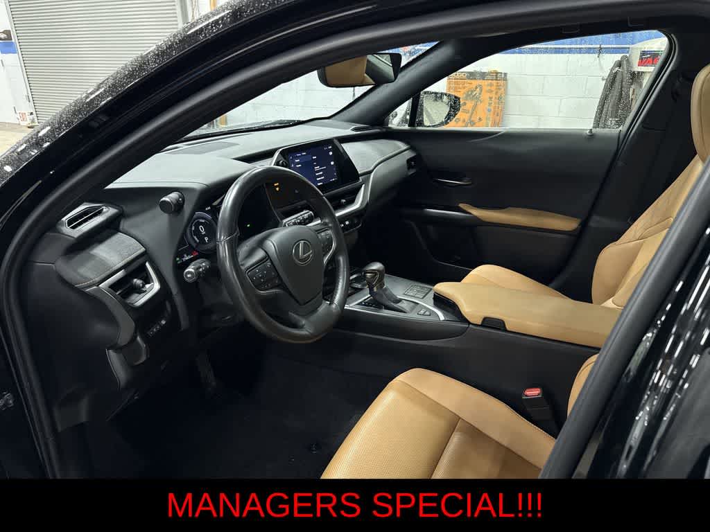 Thumbnail: 2024 Lexus UX - 28