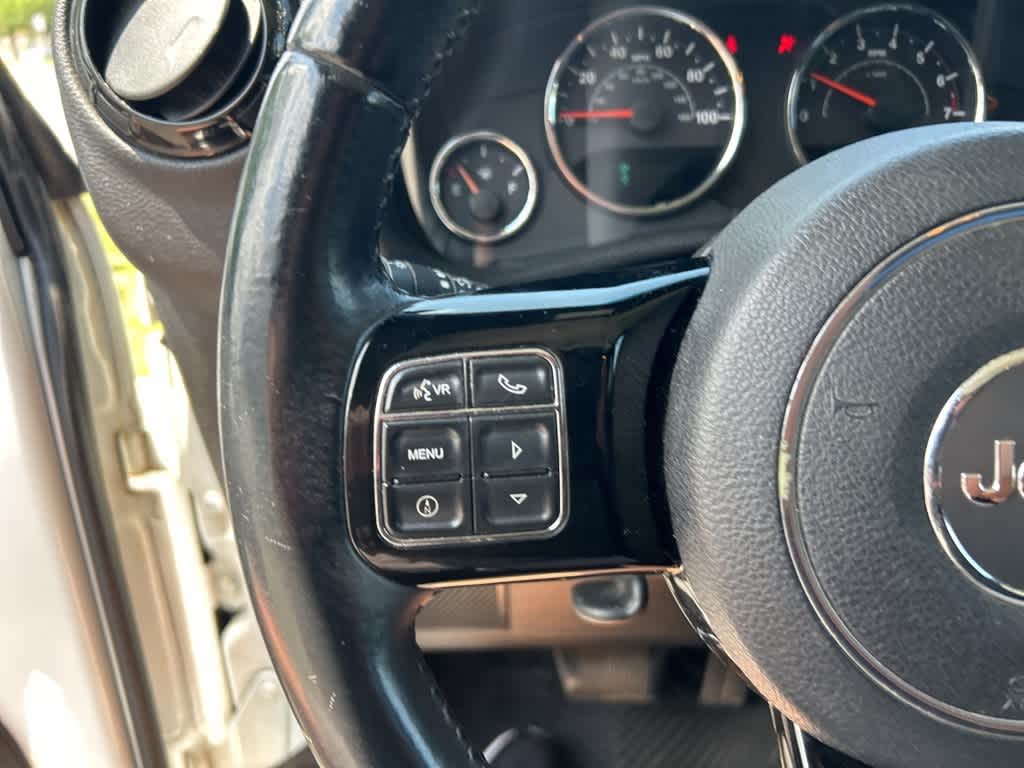 Thumbnail: 2015 Jeep Wrangler - 19