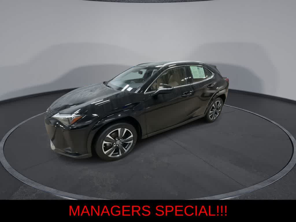 Thumbnail: 2024 Lexus UX - 4