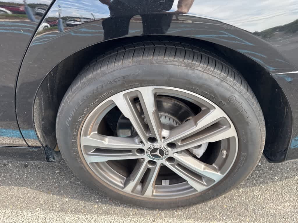 Thumbnail: 2021 Mercedes-Benz E-Class - 25
