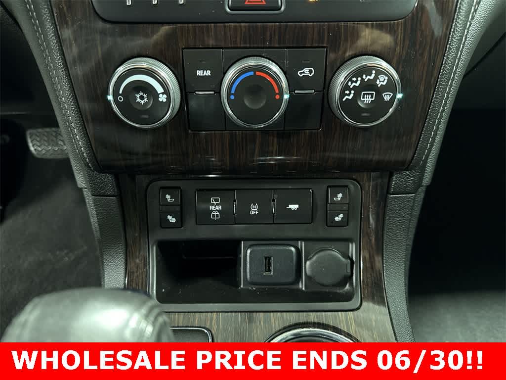 Thumbnail: 2015 Chevrolet Traverse - 22