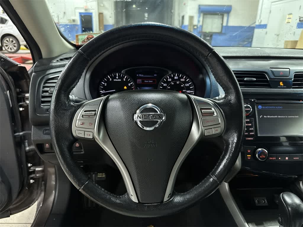 Thumbnail: 2014 Nissan Altima - 18