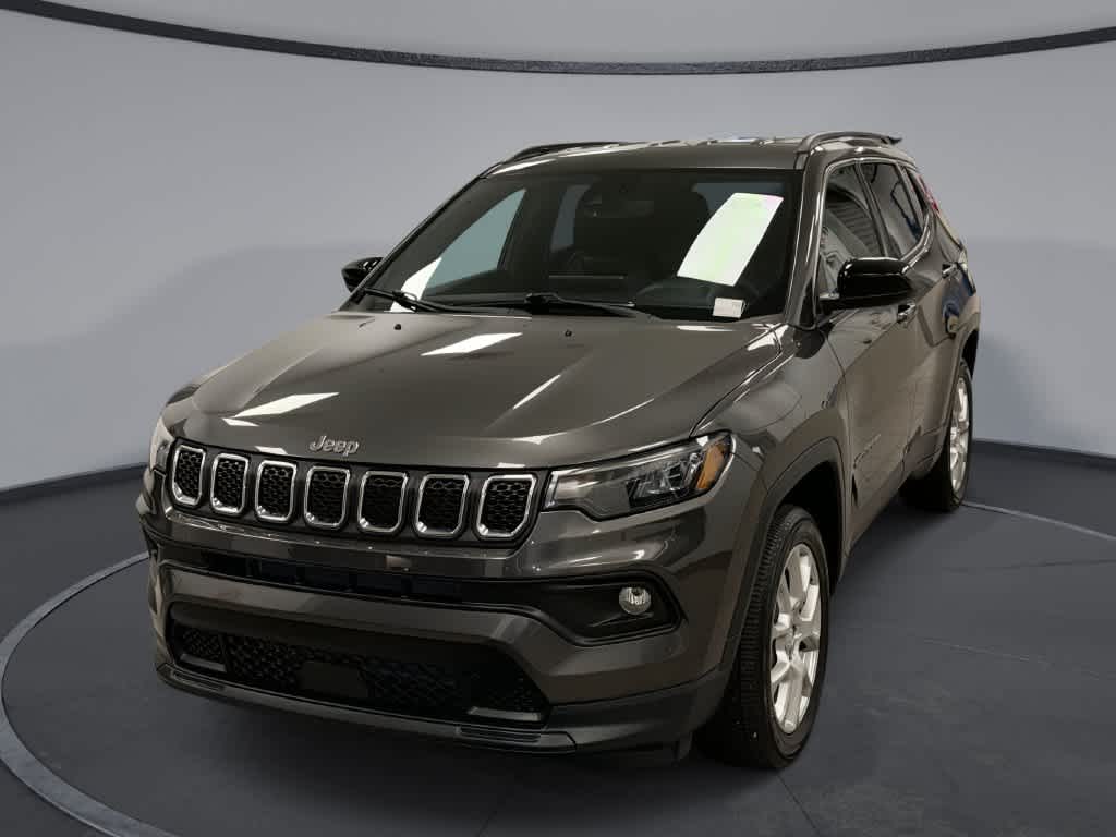 2023 Jeep Compass Latitude Lux
