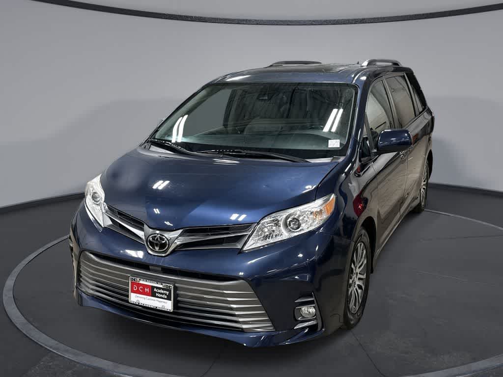 Thumbnail: 2020 Toyota Sienna - 1
