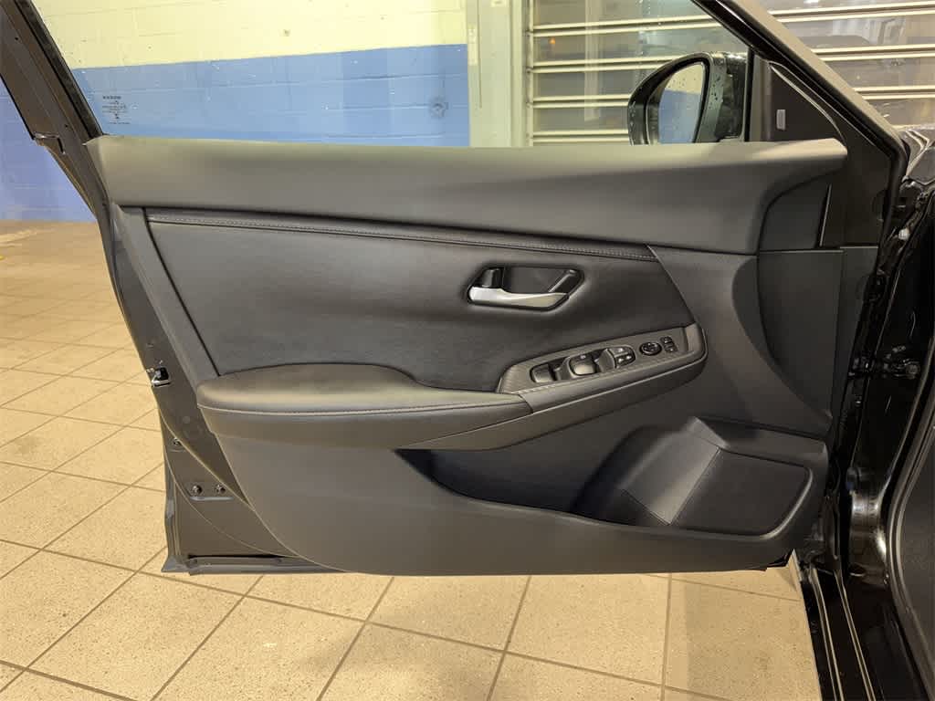 Thumbnail: 2022 Nissan Sentra - 28