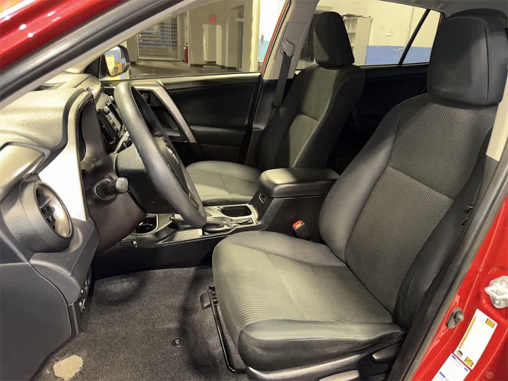 Thumbnail: 2017 Toyota RAV4 - 15