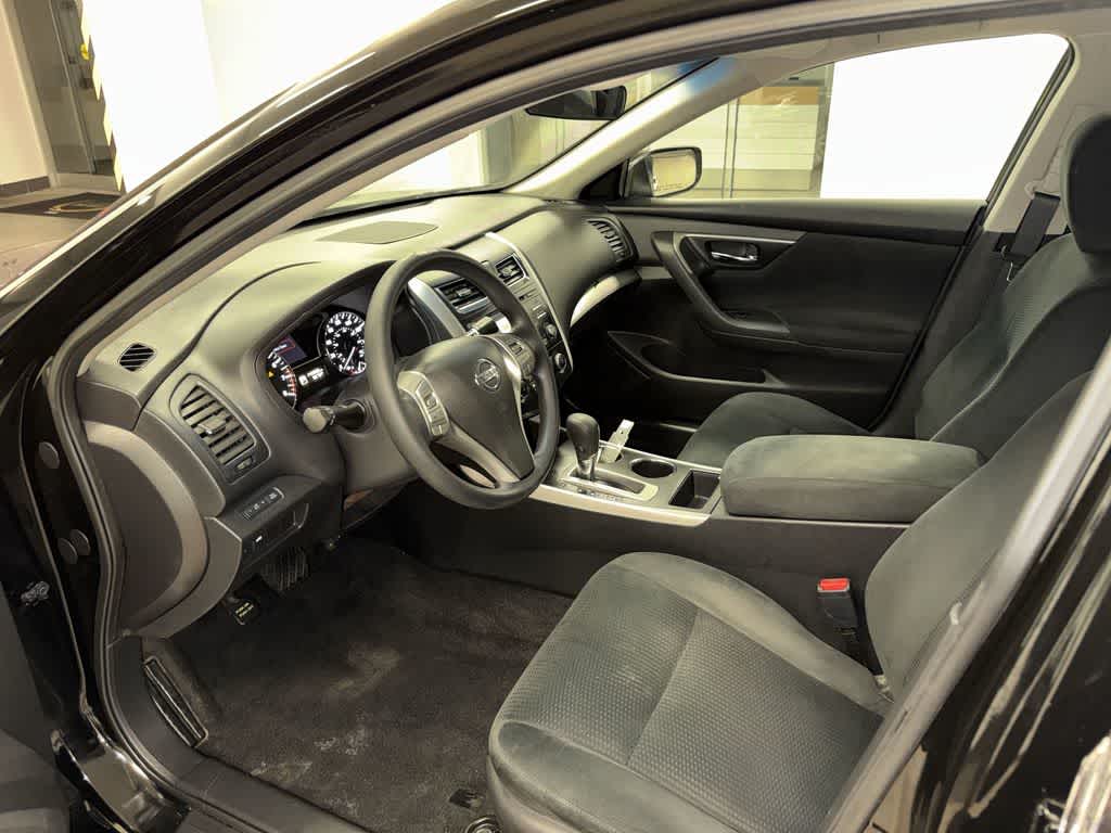 Thumbnail: 2015 Nissan Altima - 26