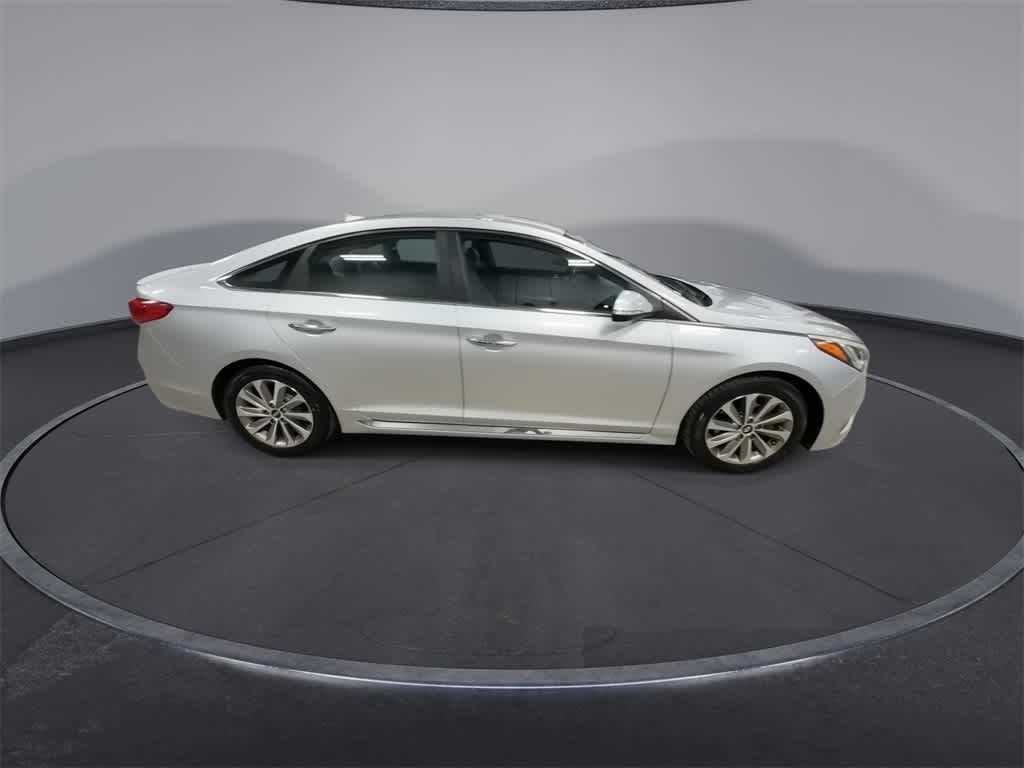 Thumbnail: 2015 Hyundai Sonata - 9
