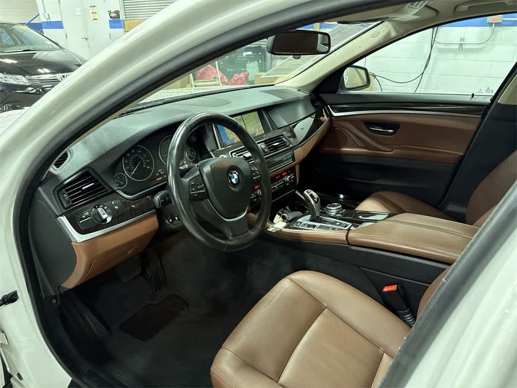 Thumbnail: 2016 BMW 5 Series - 32