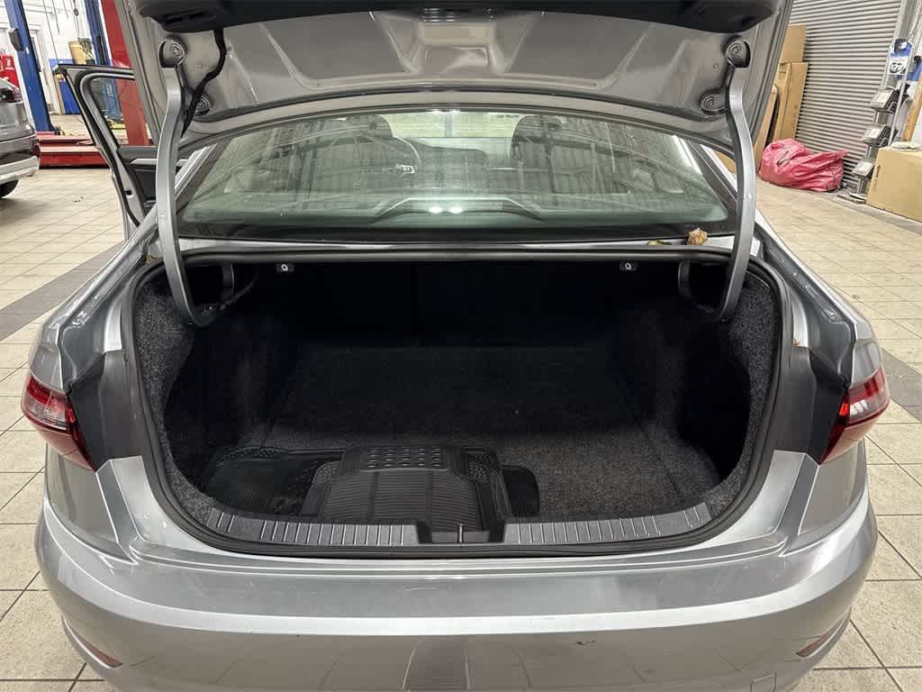 Thumbnail: 2021 Volkswagen Jetta - 11