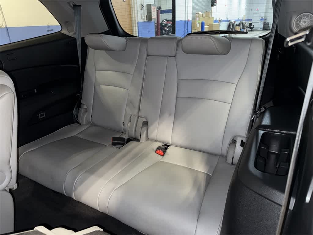 Thumbnail: 2019 Honda Pilot - 17