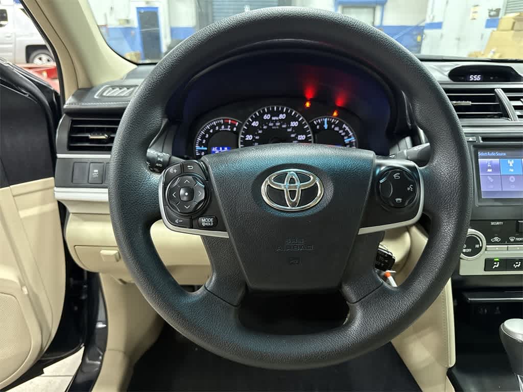Thumbnail: 2014 Toyota Camry - 18