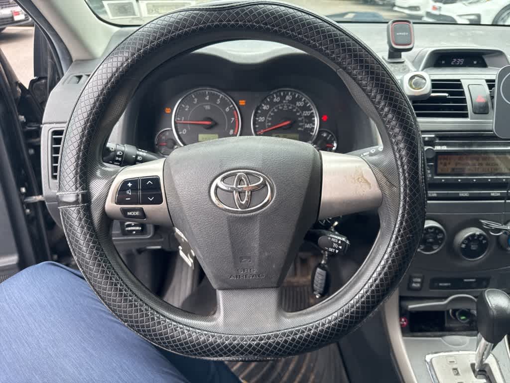 2012 Toyota Corolla LE 10