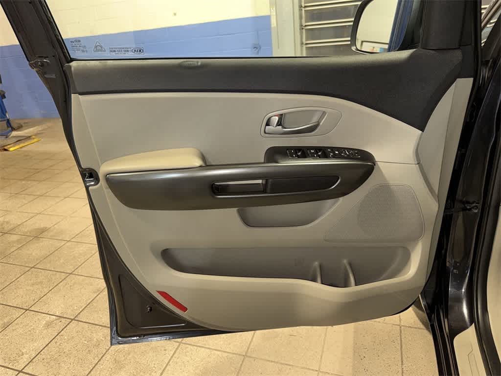 Thumbnail: 2019 Kia Sedona - 30