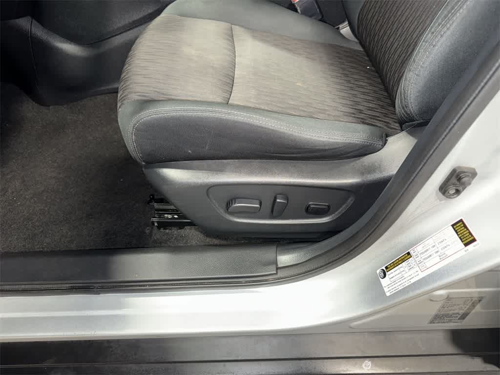 Thumbnail: 2017 Nissan Rogue - 22