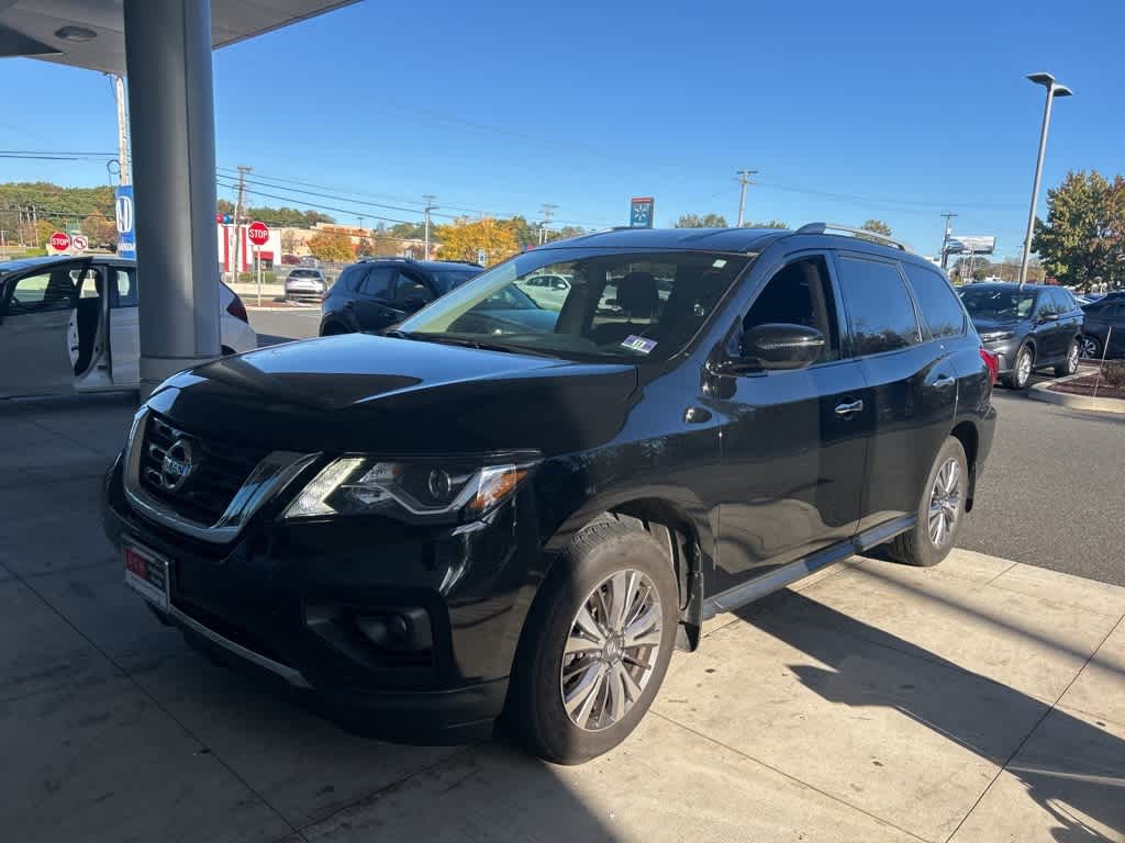 Thumbnail: 2019 Nissan Pathfinder - 1