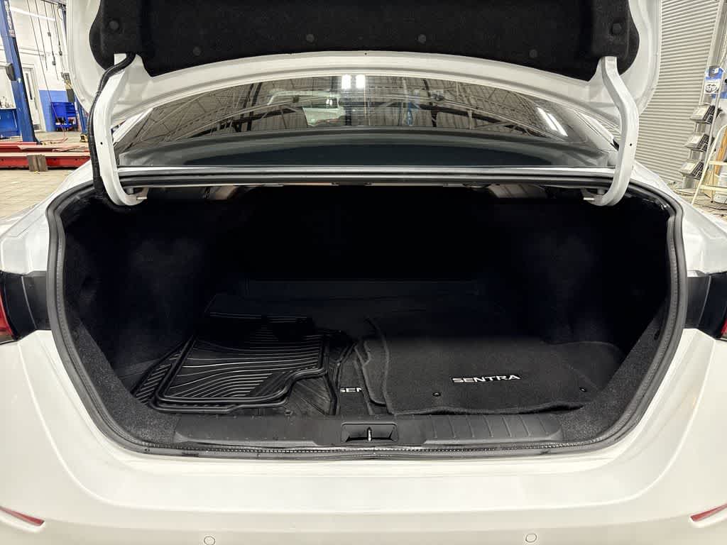 Thumbnail: 2020 Nissan Sentra - 11