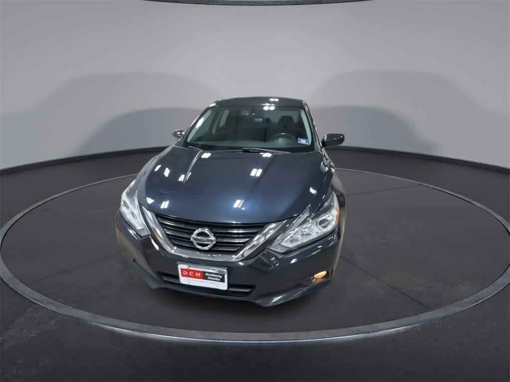 Thumbnail: 2017 Nissan Altima - 3