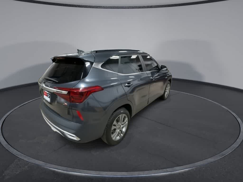 Thumbnail: 2021 Kia Seltos - 8