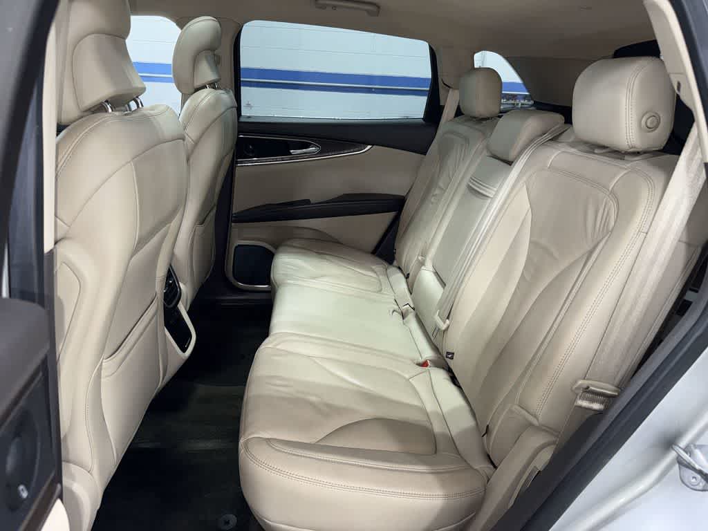 Thumbnail: 2016 Lincoln MKX - 17