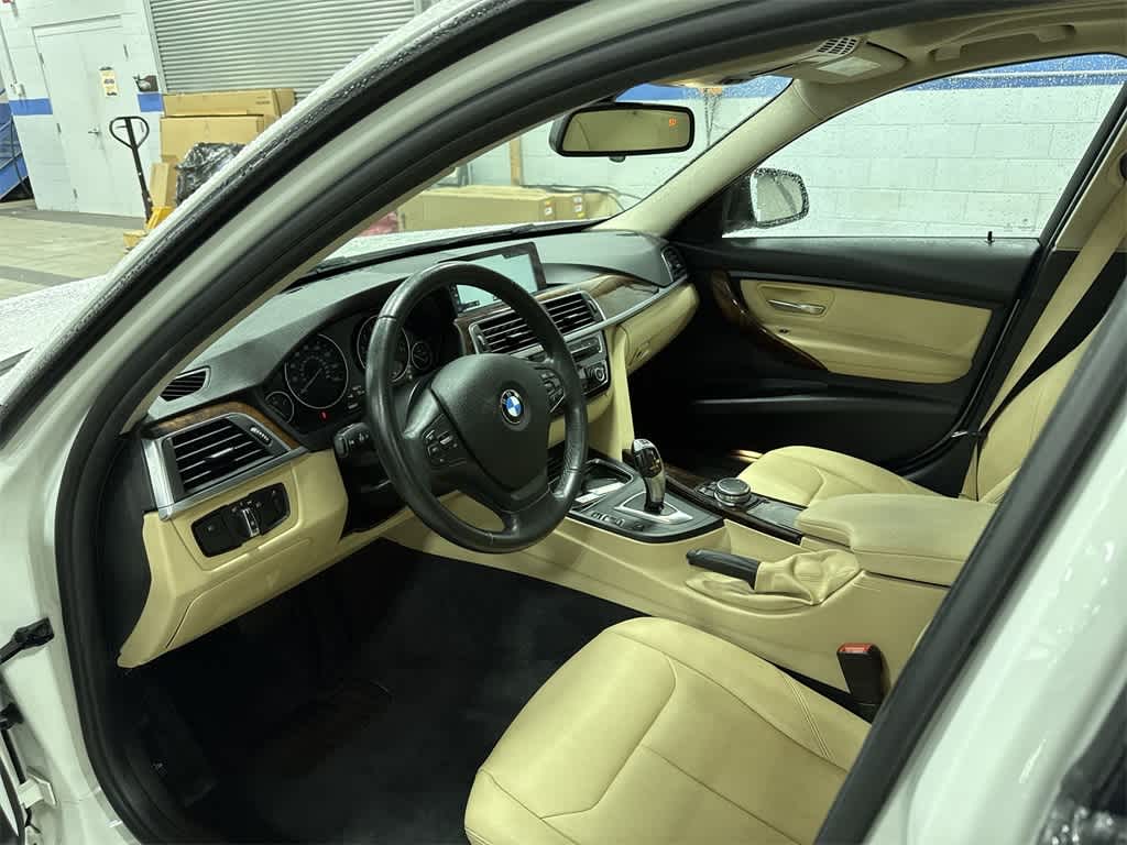 Thumbnail: 2017 BMW 3 Series - 31