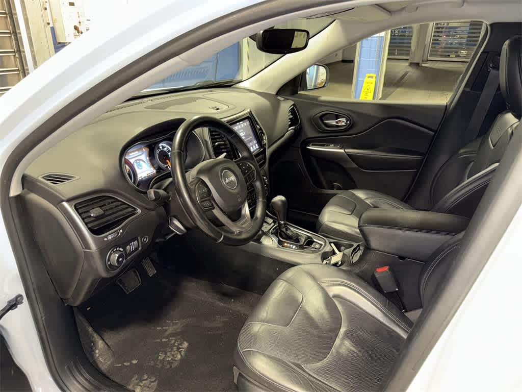 Thumbnail: 2020 Jeep Cherokee - 30