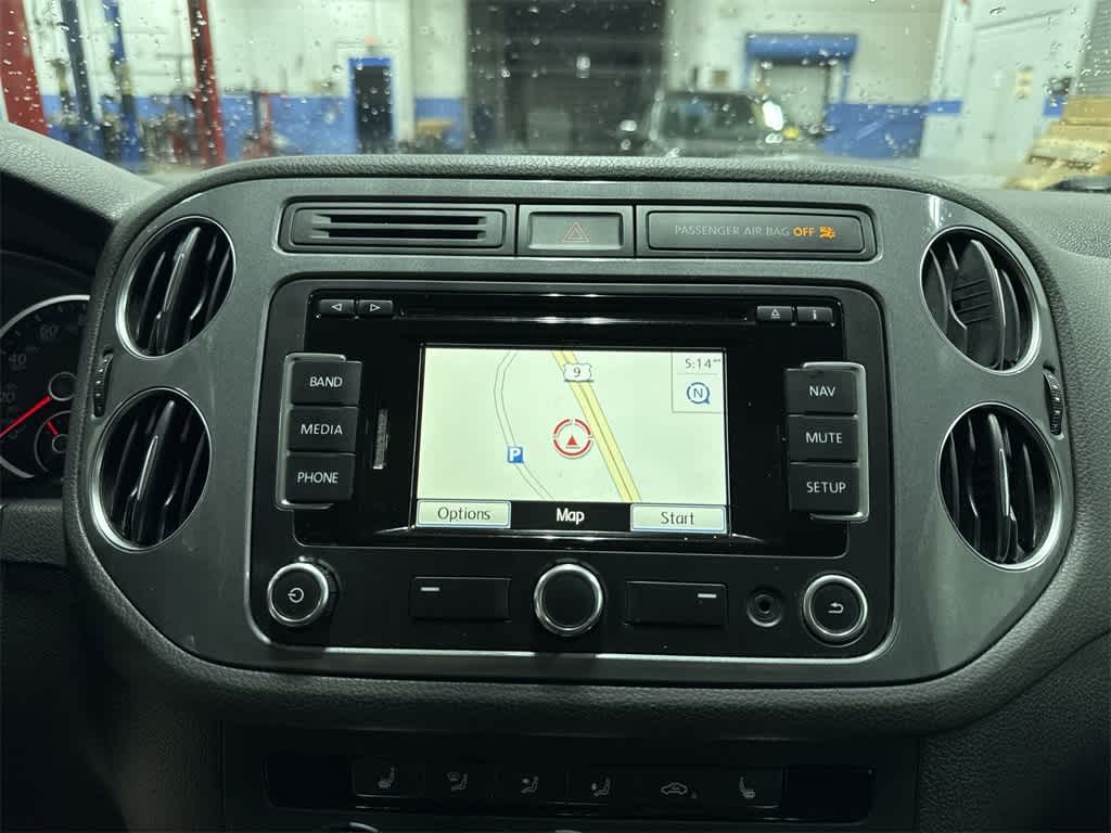 Thumbnail: 2014 Volkswagen Tiguan - 20