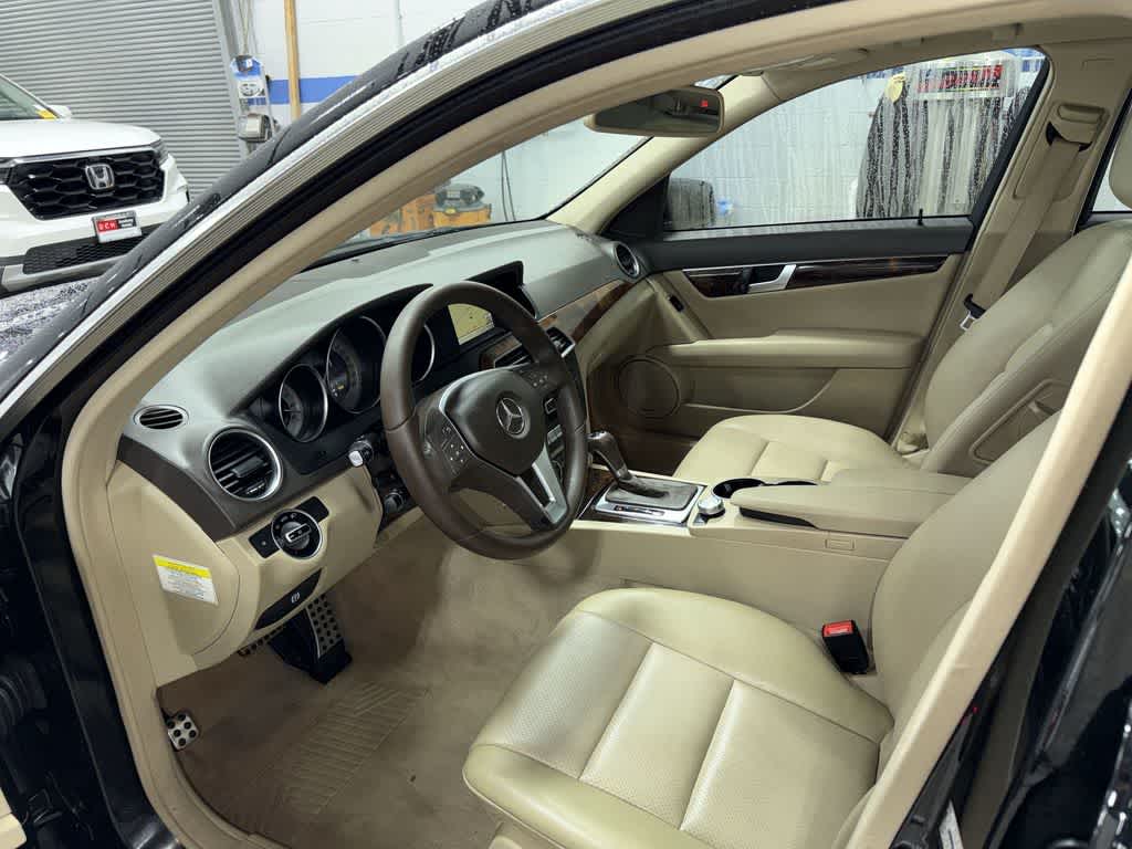 Thumbnail: 2014 Mercedes-Benz C-Class - 27