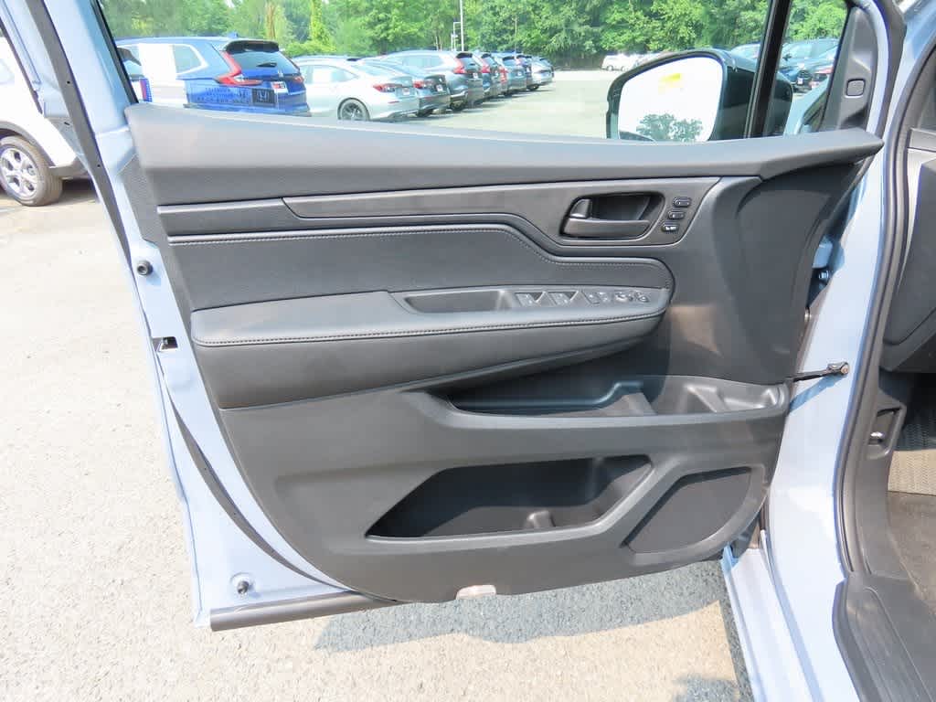 2025 Honda Odyssey Sport 17