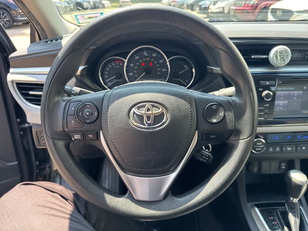Thumbnail: 2015 Toyota Corolla - 9