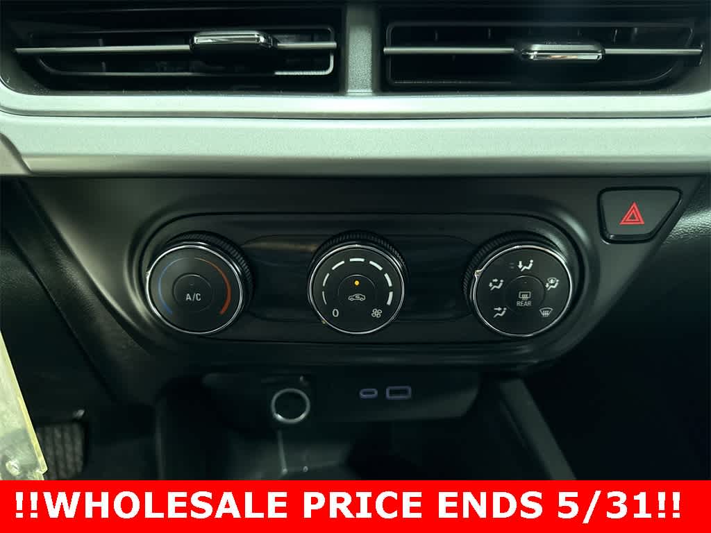 2024 Chevrolet Trax LS 21