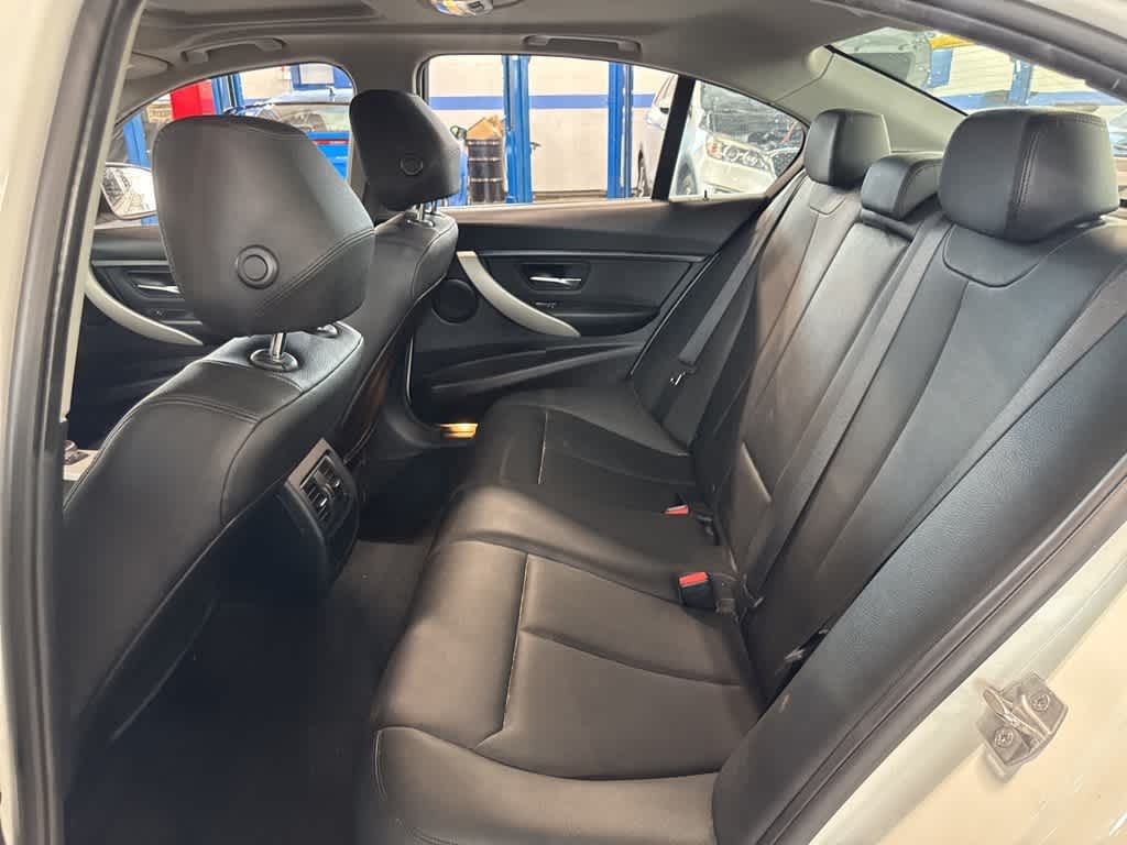 2017 BMW 3 Series 320i xDrive 18