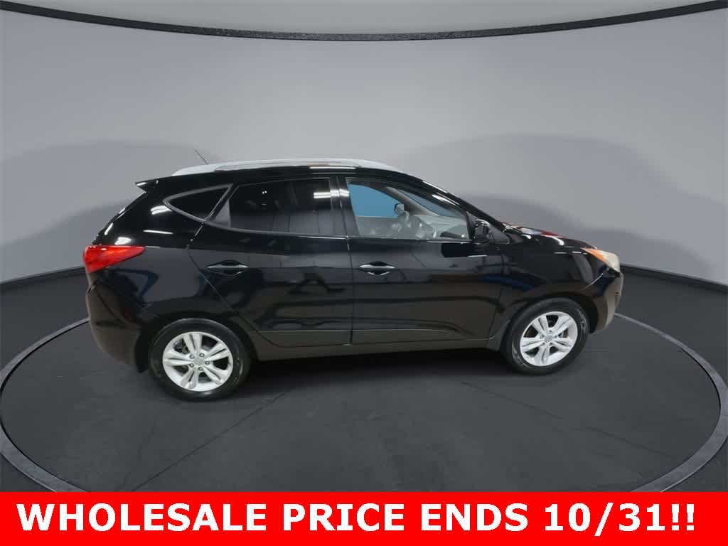 Thumbnail: 2011 Hyundai Tucson - 9