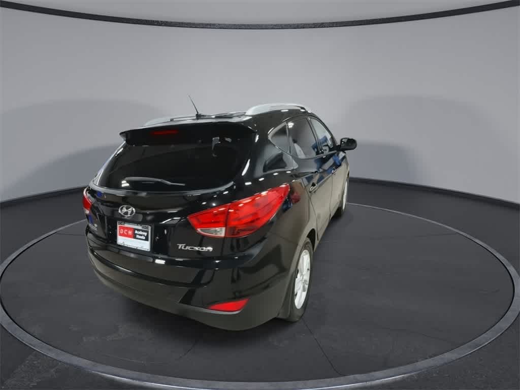 Thumbnail: 2011 Hyundai Tucson - 8