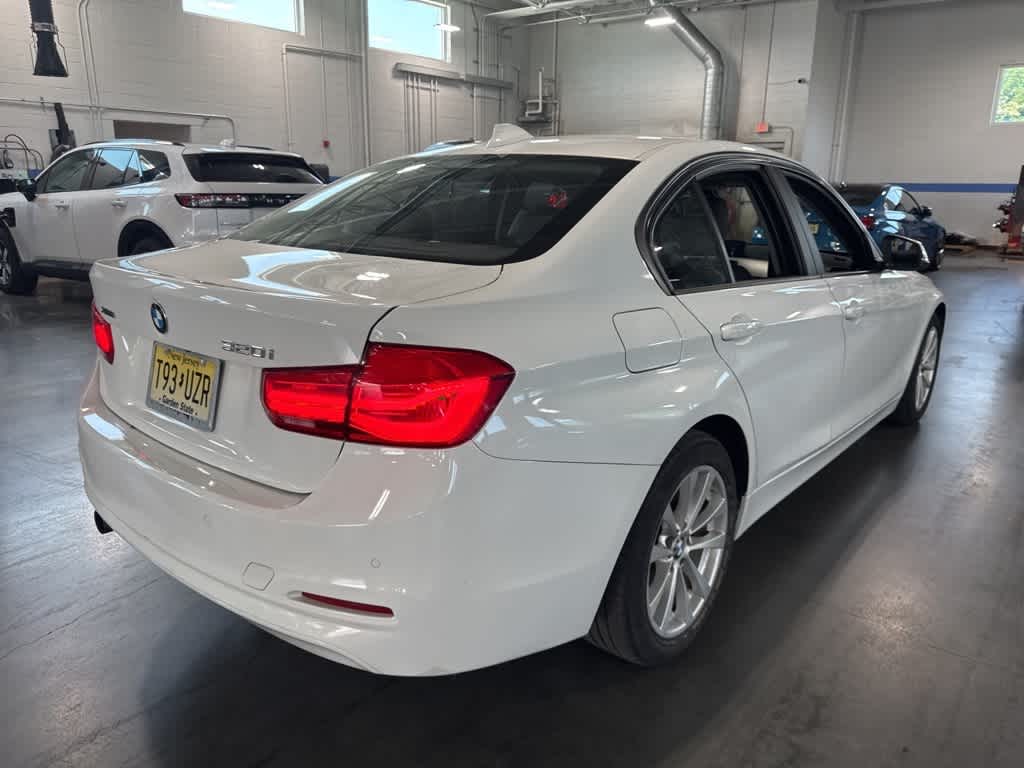 2017 BMW 3 Series 320i xDrive 4