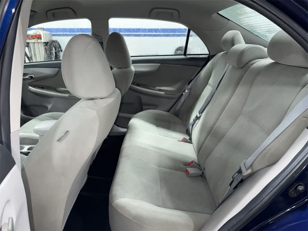 Thumbnail: 2012 Toyota Corolla - 17