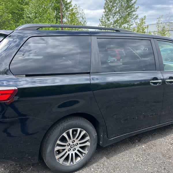 Thumbnail: 2020 Toyota Sienna - 7