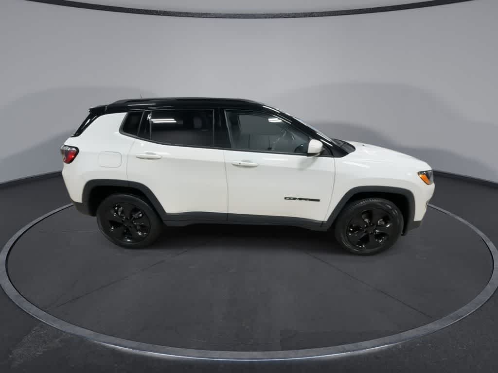 Thumbnail: 2018 Jeep Compass - 9