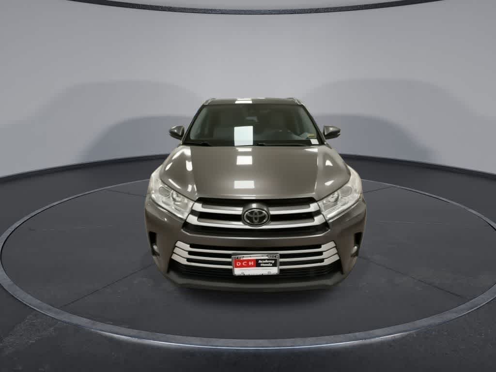 Thumbnail: 2017 Toyota Highlander - 3