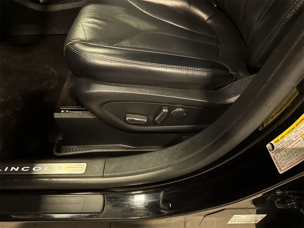 Thumbnail: 2017 Lincoln MKX - 24