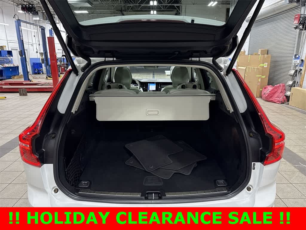 Thumbnail: 2020 Volvo XC60 - 10