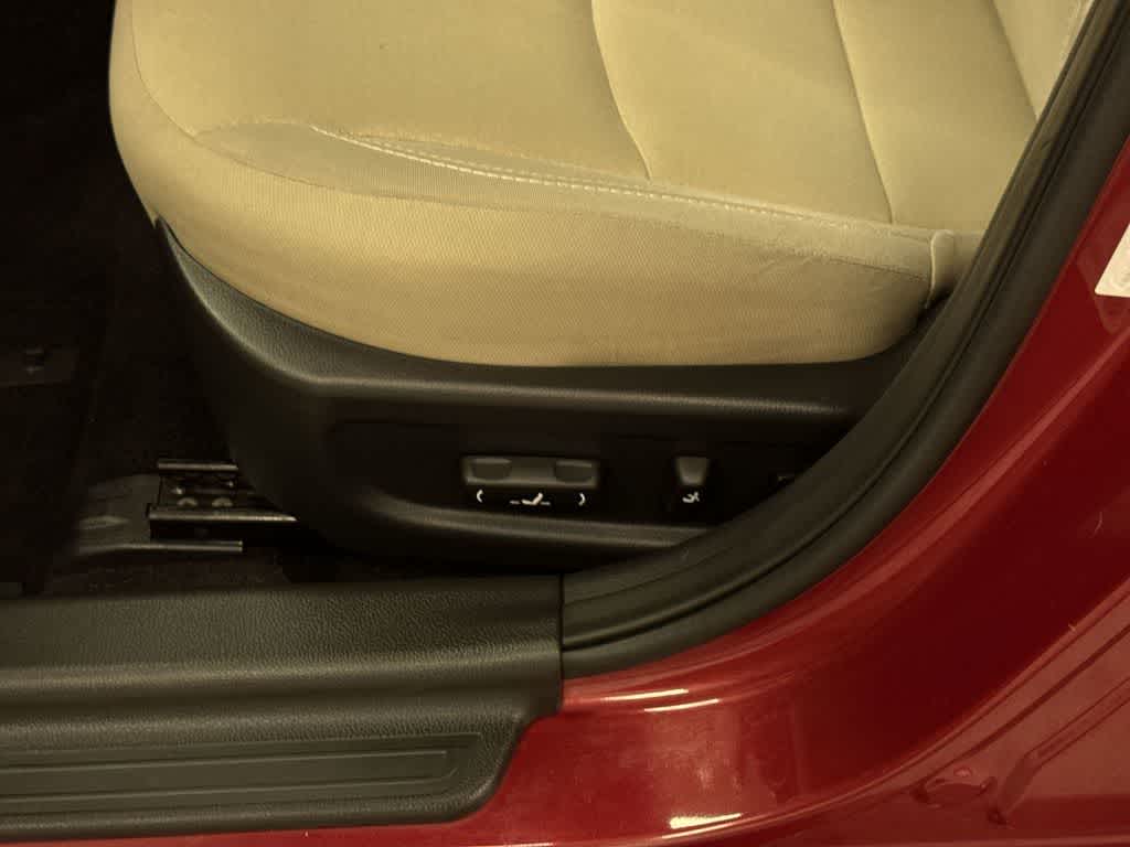 Thumbnail: 2013 Kia Optima - 23